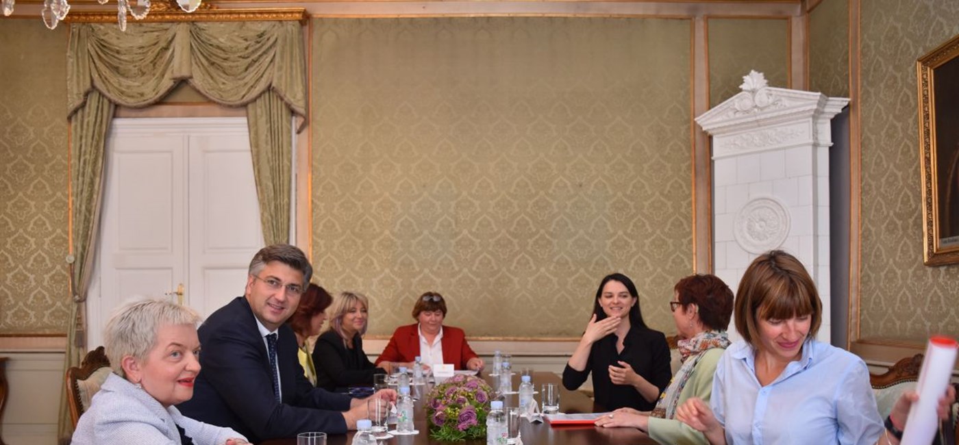 Predsjednik Vlade Plenković s izaslanstvom Saveza gluhoslijepih osoba Dodir